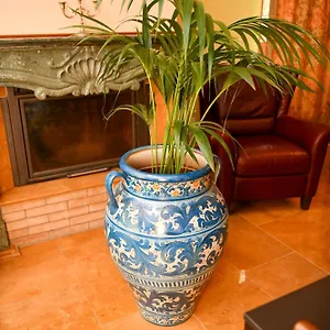 https://luxury-house.sicilyhotelsitaly.net