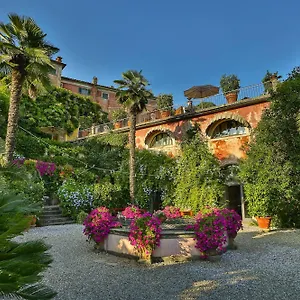 https://villa-sermolli.it-tuscanyhotel.com